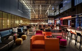 W Montreal